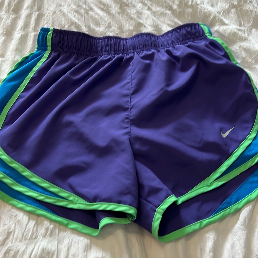 Women’s Nike workout shorts size small